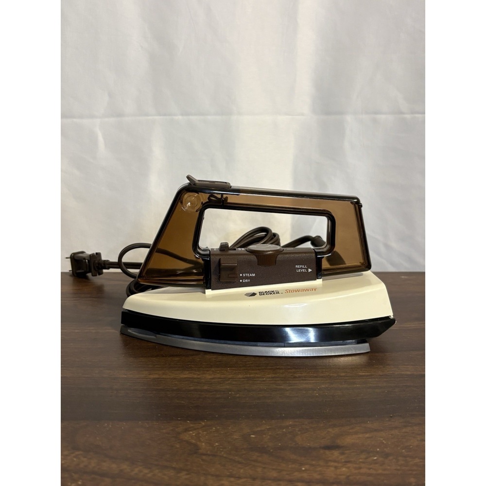 VintageBLACK+DECKER Stowaway Corded Adjustable Steam Iron, Steam, Folding Handle - Picture 5 of 9